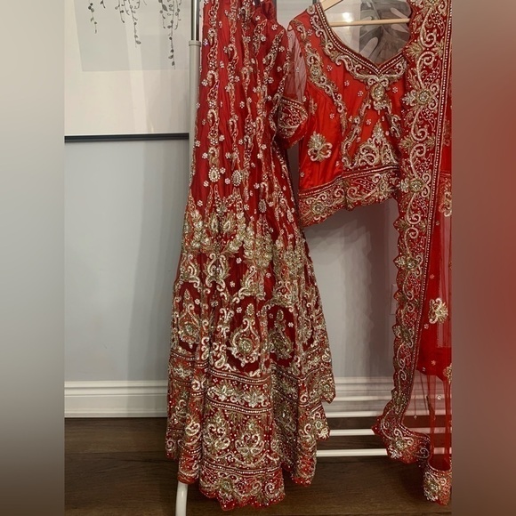 Luxury  Bridal Pakistani/ Indian Lehenga w Dupatta - Picture 4 of 8
